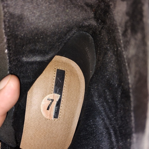 Tahari Serena Black Sleek Leopard Booties Point Toe Zip Up Faux Fur Size 7 - Picture 10 of 15